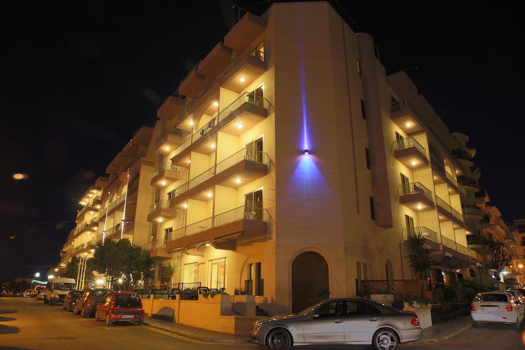 Soreda Hotel Qawra Exterior foto